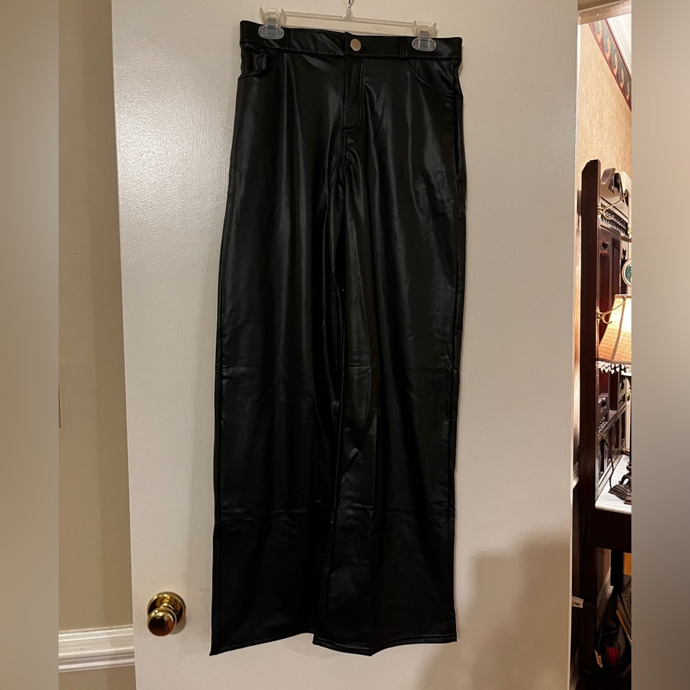 LEATHER PANTS